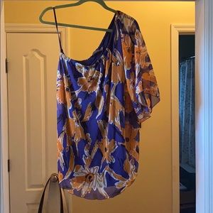 Outback red one shoulder flowy top Large